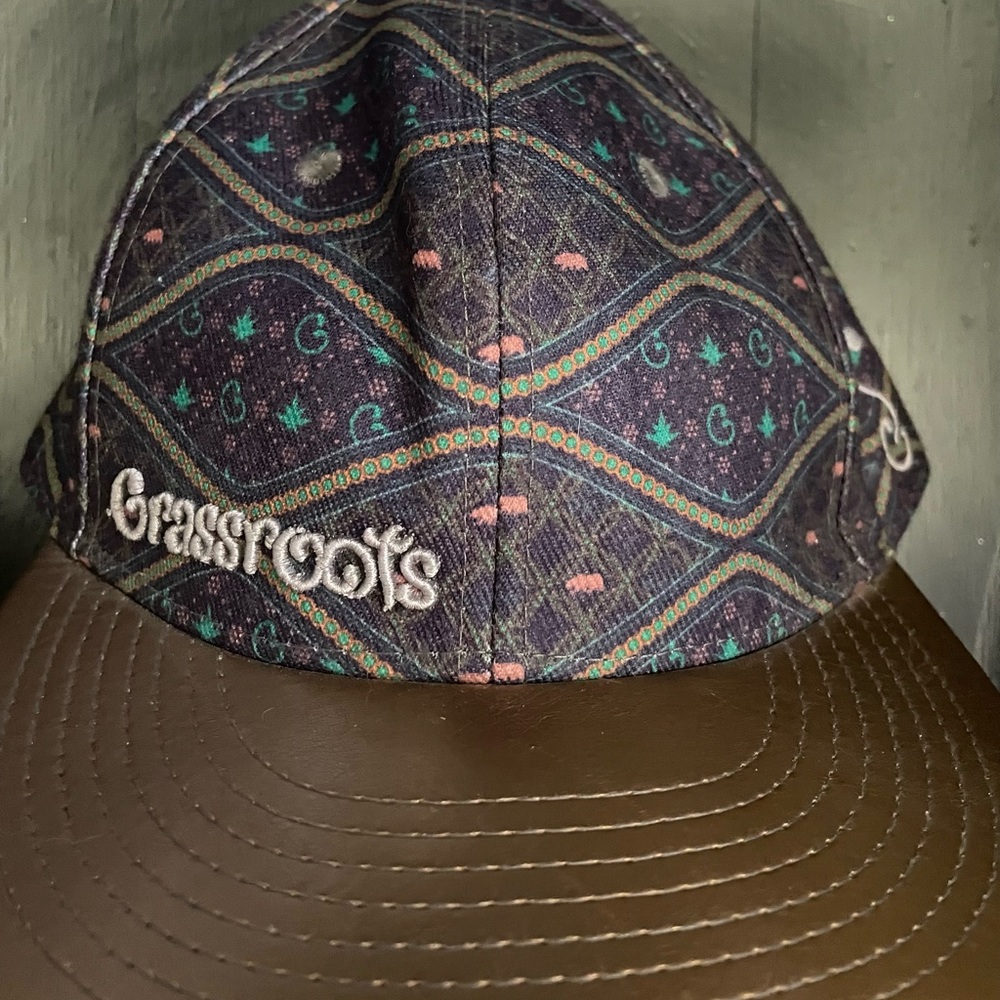 Grassroots California 710 Limited Edition fitted hat. Gold metallic bill. size 7